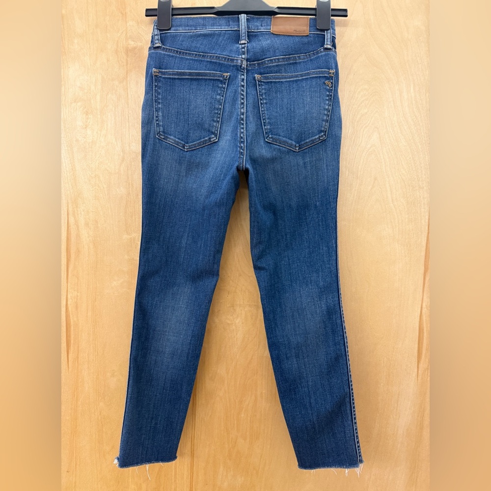 Madewell 10” High Rise Skinny Crop - Picture 8 of 16